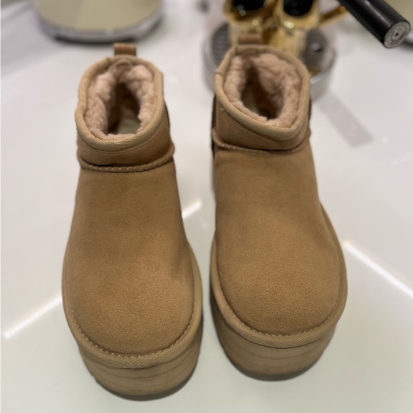 Ugg Ultra Mini Platform Sand Size 5 - Picture 6 of 8